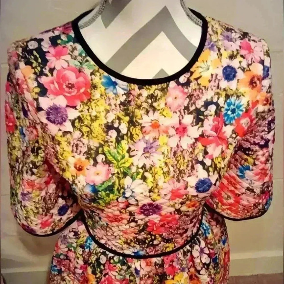 Black Halo Colorful Floral QuiltedA-Line Minidress Women's Size 2 Lining EUC. - Picture 7 of 11